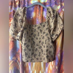 Smocked Puff Sleeve Floral Crop Top - Beige ✨